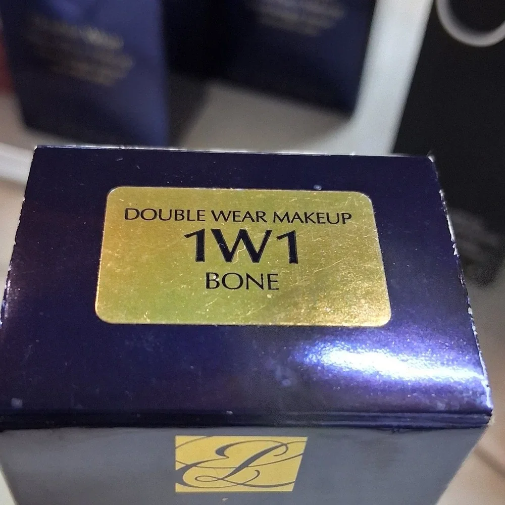 Estee Lauder Womens Double Wear Makeup Stay in Place Foundation 1W1 BONE Classic